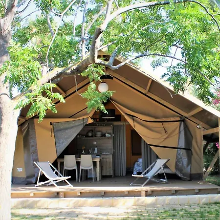 Village Glamping Biscione Lyxtält *